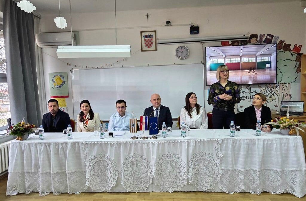 Potpisan ugovor za izgradnju i opremanje školske dvorane